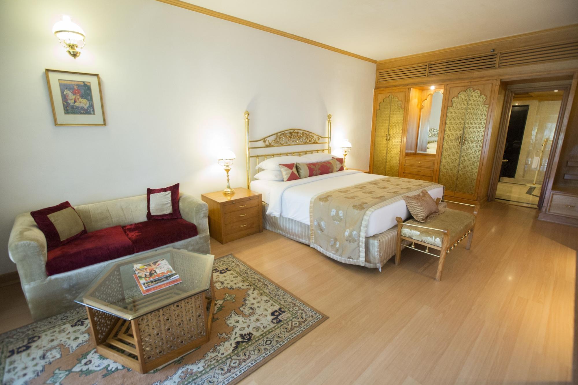 Отель Taj Banjara Хайдарабад Экстерьер фото A room at the Taj Mahal Palace